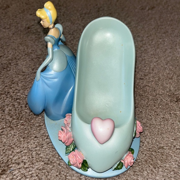 Disney Princess Forever Cinderella Soap Dish Glass Slipper Bathroom Decor. - Picture 3 of 9